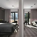 Hotel Halo