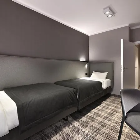 Halo Hotel